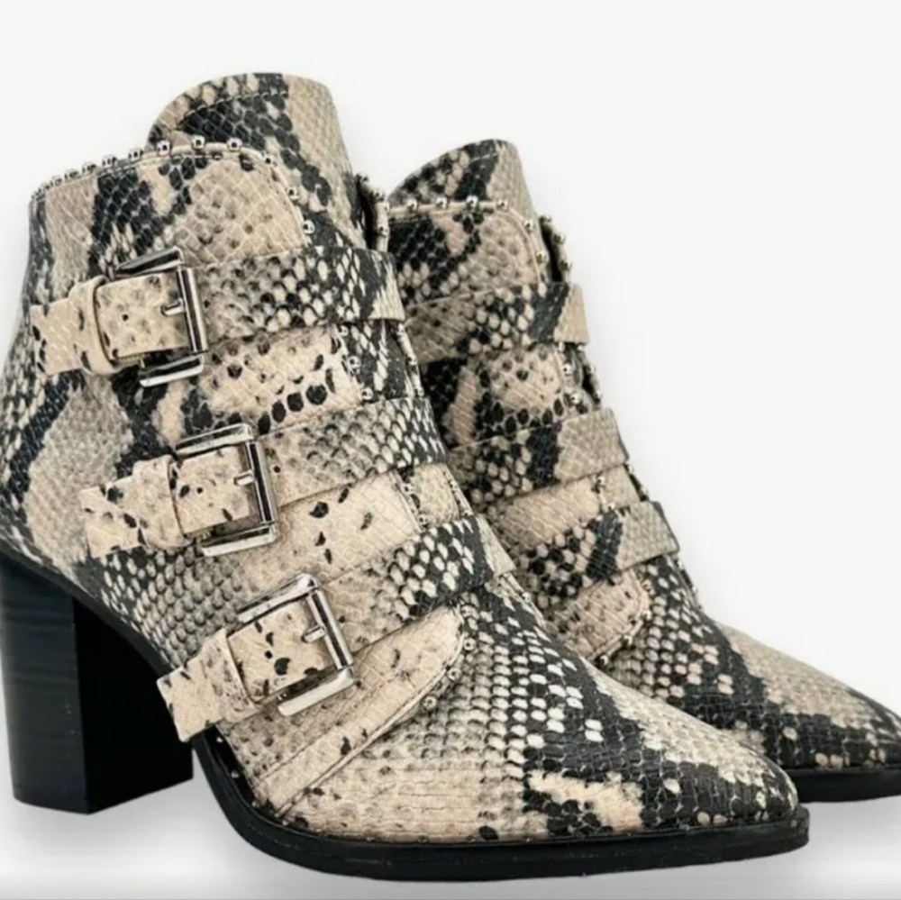 Steve Madden Humble Boots